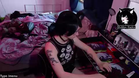 Snapshot of hellfire_girl chatting on 06/24/26, 01:15 Hayley online show from 06/24/26, 01:15