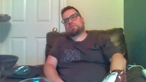 Snapshot of hellflow chatting on 10/10/25, 01:37 hellflow online show from 10/10/25, 01:37