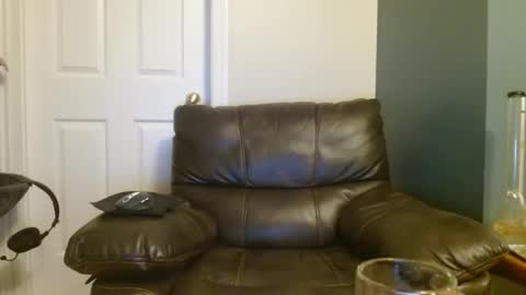 Snapshot of hellflow chatting on 10/14/25, 01:06 hellflow online show from 10/14/25, 01:06