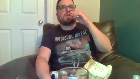 Snapshot of hellflow chatting on 10/24/25, 02:19 hellflow online show from 10/24/25, 02:19