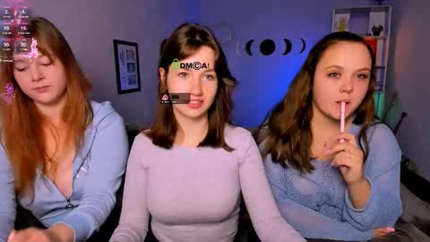 Helli online show from 10/06/25, 07:11