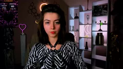 Helli online show from 11/16/25, 08:36