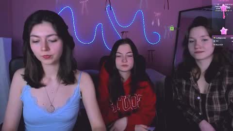 Helli online show from 04/10/26, 07:18