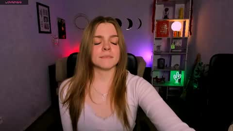 Helli online show from 04/24/26, 07:16