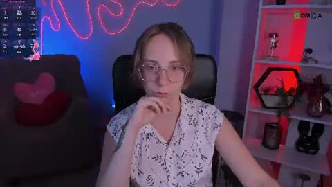 Helli online show from 07/18/26, 07:17