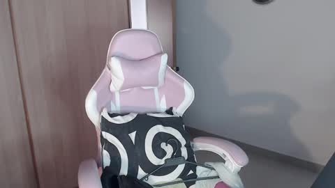 Snapshot of hello_demonkitty chatting on 09/16/25, 05:36 SIMONA online show from 09/16/25, 05:36