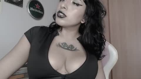 Snapshot of hello_demonkitty chatting on 07/15/26, 05:07 SIMONA online show from 07/15/26, 05:07