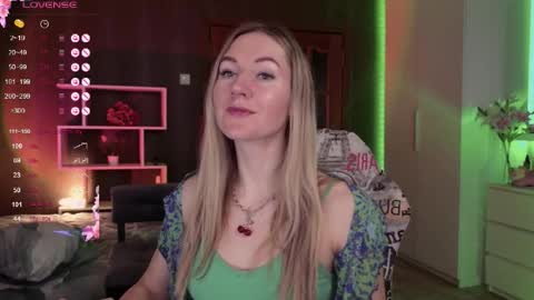 Alisia  Monday to Friday from 10 am to 4 pm GMT 2 online show from 11/21/25, 08:35