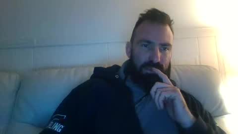 Snapshot of hellobunbunx0 chatting on 10/13/25, 05:02 hellobunbunx0 online show from 10/13/25, 05:02