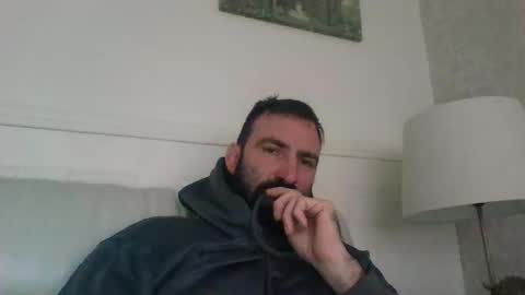 Snapshot of hellobunbunx0 chatting on 10/26/25, 03:40 hellobunbunx0 online show from 10/26/25, 03:40