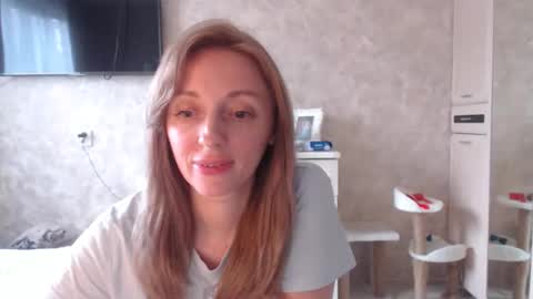 Snapshot of hellokittykaty chatting on 05/22/26, 06:42 Victory online show from 05/22/26, 06:42