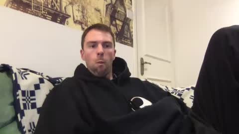 Snapshot of hellolucas69 chatting on 12/20/24, 06:24 Lucas online show from 12/20/24, 06:24