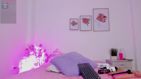 Hellzel online show from 10/20/25, 07:14