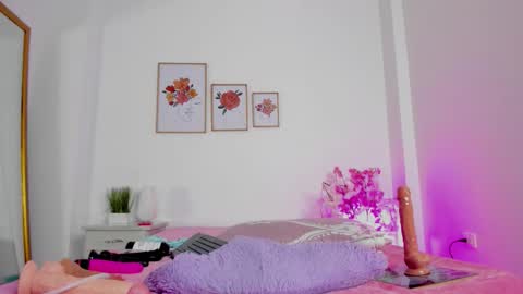 Hellzel online show from 11/24/25, 07:24