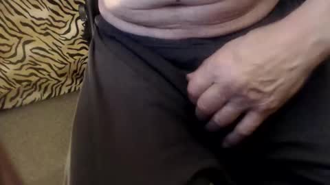 Snapshot of helvella chatting on 04/06/26, 05:30 Helvell online show from 04/06/26, 05:30