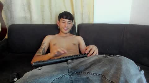 Snapshot of henrik_senn chatting on 09/24/25, 08:45 henrik_senn online show from 09/24/25, 08:45