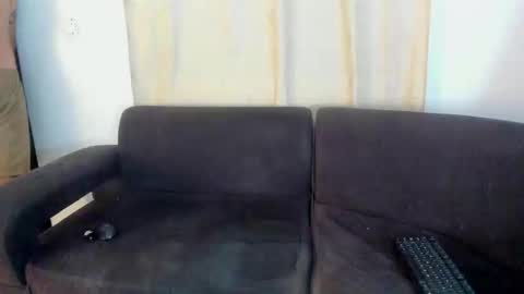 Snapshot of henrik_senn chatting on 10/07/25, 11:35 henrik_senn online show from 10/07/25, 11:35