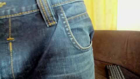 Snapshot of henrik_senn chatting on 10/10/25, 10:09 henrik_senn online show from 10/10/25, 10:09