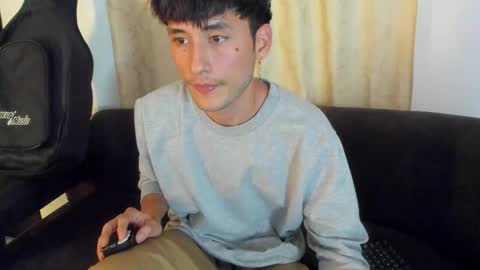 Snapshot of henrik_senn chatting on 10/12/25, 12:31 henrik_senn online show from 10/12/25, 12:31