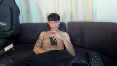 Snapshot of henrik_senn chatting on 10/15/25, 10:21 henrik_senn online show from 10/15/25, 10:21