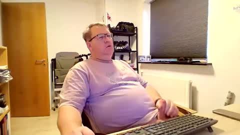 henrikrp1971 online show from 12/15/25, 10:19