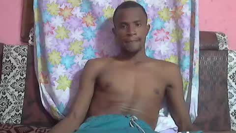 Snapshot of henriotflavien20 chatting on 12/04/24, 07:01 Adrian Honey online show from 12/04/24, 07:01