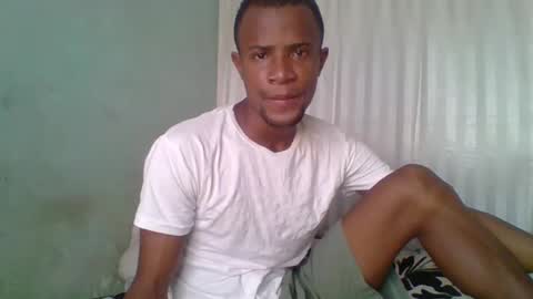 Snapshot of henriotflavien20 chatting on 12/14/24, 06:02 Adrian Honey online show from 12/14/24, 06:02