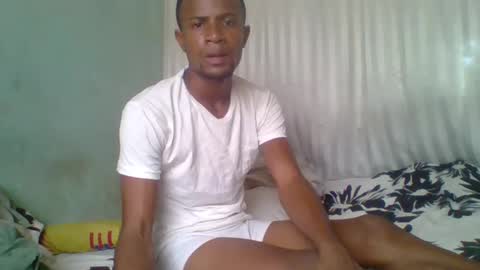 Snapshot of henriotflavien20 chatting on 12/14/24, 11:07 Adrian Honey online show from 12/14/24, 11:07