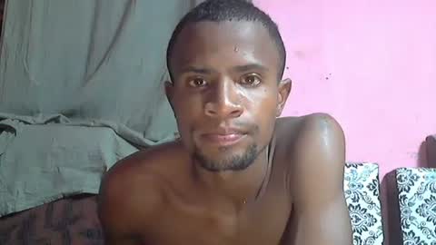 Snapshot of henriotflavien20 chatting on 12/15/24, 07:21 Adrian Honey online show from 12/15/24, 07:21