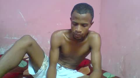 Snapshot of henriotflavien20 chatting on 12/17/24, 05:18 Adrian Honey online show from 12/17/24, 05:18