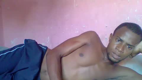 Snapshot of henriotflavien20 chatting on 12/19/24, 09:07 Adrian Honey online show from 12/19/24, 09:07