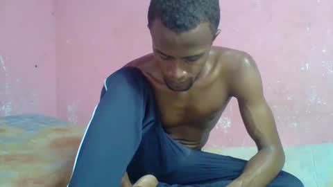 Snapshot of henriotflavien20 chatting on 12/19/24, 02:13 Adrian Honey online show from 12/19/24, 02:13