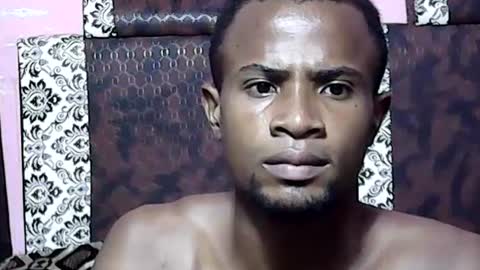 Snapshot of henriotflavien20 chatting on 12/19/24, 11:35 Adrian Honey online show from 12/19/24, 11:35