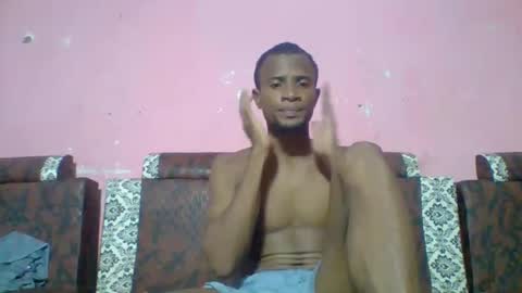 Snapshot of henriotflavien20 chatting on 12/21/24, 08:10 Adrian Honey online show from 12/21/24, 08:10