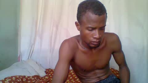 Snapshot of henriotflavien20 chatting on 12/22/24, 11:11 Adrian Honey online show from 12/22/24, 11:11