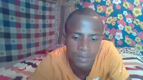 Snapshot of henriotflavien20 chatting on 01/04/25, 03:17 Adrian Honey online show from 01/04/25, 03:17