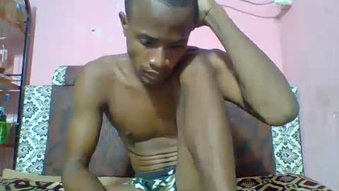 Snapshot of henriotflavien20 chatting on 01/08/25, 08:18 Adrian Honey online show from 01/08/25, 08:18