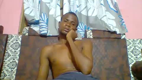 Snapshot of henriotflavien20 chatting on 01/22/25, 01:53 Adrian Honey online show from 01/22/25, 01:53