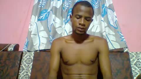 Snapshot of henriotflavien20 chatting on 01/23/25, 04:41 Adrian Honey online show from 01/23/25, 04:41