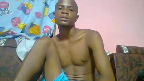 Snapshot of henriotflavien20 chatting on 02/12/25, 05:15 Adrian Honey online show from 02/12/25, 05:15