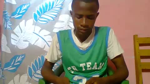 Snapshot of henriotflavien20 chatting on 02/18/25, 04:37 Adrian Honey online show from 02/18/25, 04:37