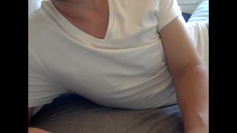 Snapshot of henryhipster chatting on 05/27/26, 07:38 Henryhipster sub spank useme new Europe Twink kiss first fit kinky naughty online show from 05/27/26, 07:38