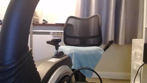 Snapshot of henryjxxx chatting on 10/15/25, 11:38 henryjxxx online show from 10/15/25, 11:38