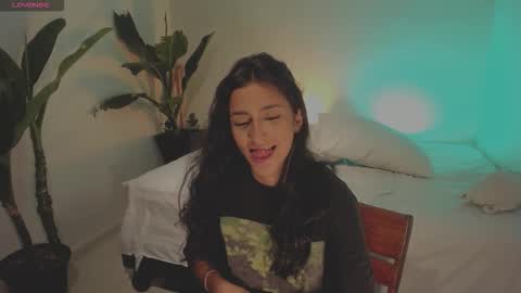 Snapshot of hera_069 chatting on 11/25/25, 12:21 Hello I am Valentina independent Colombian model I love sensuality and pleasure welcome online show from 11/25/25, 12:21