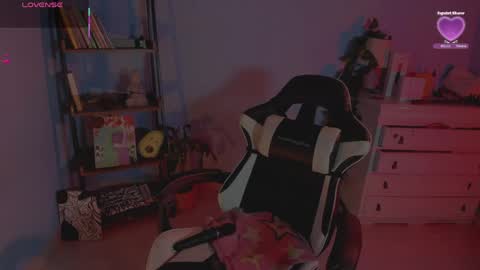 Hello I am Valentina independent Colombian model I love sensuality and pleasure welcome online show from 03/31/26, 02:28