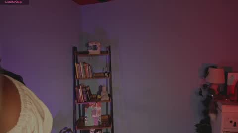 Hello I am Valentina independent Colombian model I love sensuality and pleasure welcome online show from 04/21/26, 11:49