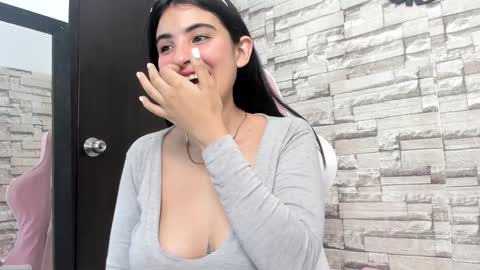 Snapshot of hera_elis chatting on 12/31/24, 01:47 hera_elis online show from 12/31/24, 01:47