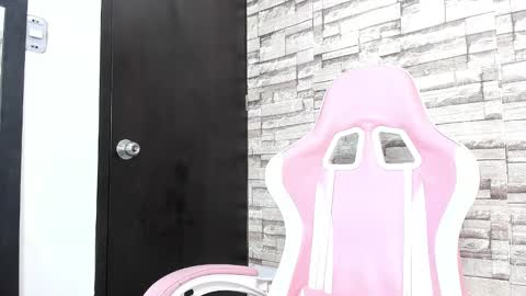 Snapshot of hera_elis chatting on 01/11/25, 07:49 hera_elis online show from 01/11/25, 07:49