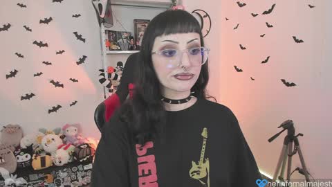 Snapshot of herinfernalmajesty chatting on 12/11/24, 12:33 Marie online show from 12/11/24, 12:33