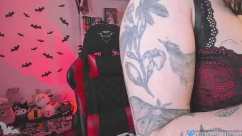 Snapshot of herinfernalmajesty chatting on 01/08/25, 01:11 Marie online show from 01/08/25, 01:11